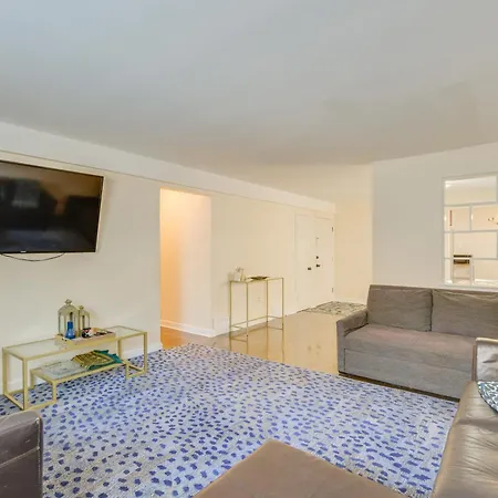 Convenient Skokie Condo - Walk To Train!