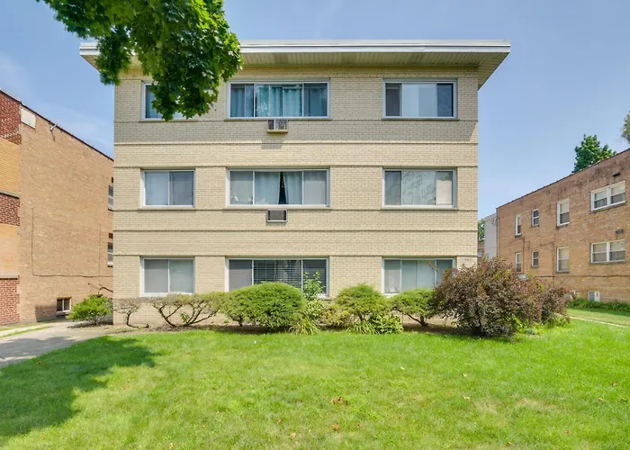 Walk To Train: Convenient Condo! Holiday home Skokie