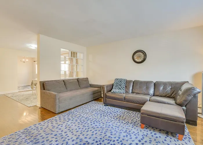 Walk To Train: Convenient Condo! * Skokie